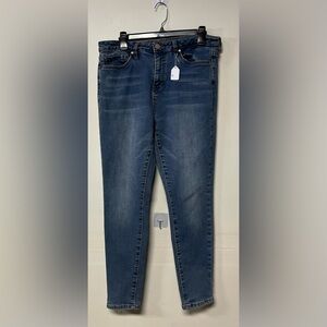 YMI Dark Blue Mid Rise Skinny sz 15/32 Jeans for Juniors/Women